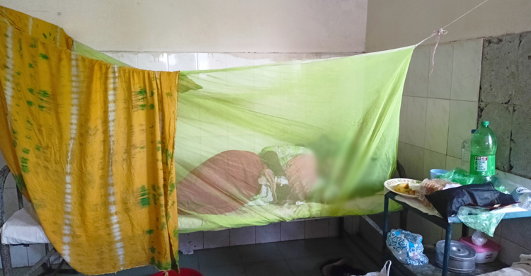 কুপ্রস্তাবে রাজি না হওয়ায় গৃহবধূকে পুড়িয়ে হত্যার চেষ্টা