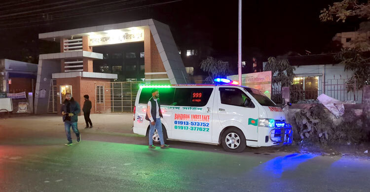 অ্যাম্বুলেন্স আটকে রাখায় রোগীর মৃত্যুর ঘটনায় গ্রেফতার ১