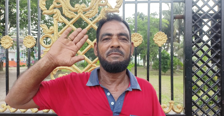 এক মণ দুধ দিয়ে গোসল করে বিএনপিতে যোগ দিলেন আ&rsquo;লীগ কর্মী