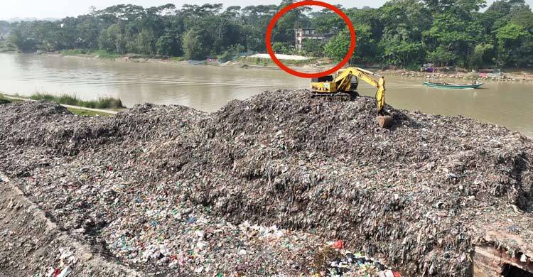 ভাগাড়ের দুর্গন্ধে বন্ধের পথে প্রাথমিক বিদ্যালয়