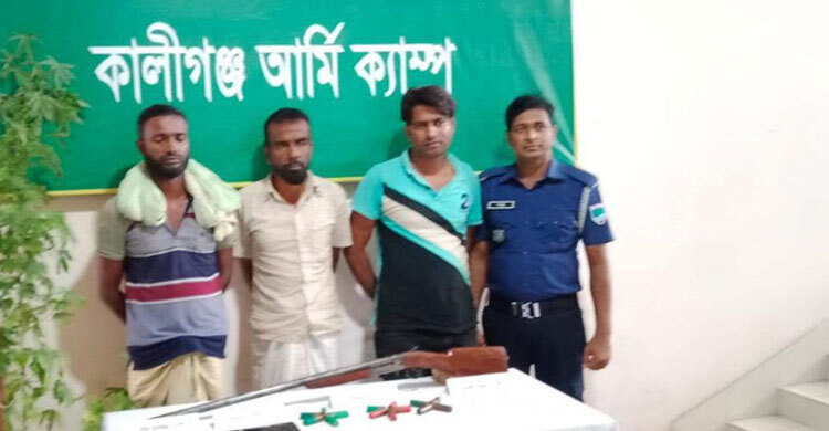 শ্যামনগরে সেনাবাহিনীর অভিযানে অস্ত্র-গুলি উদ্ধার, আটক ৩