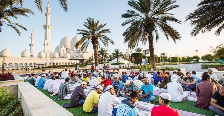 মসজিদের টাকা দিয়ে ইফতারের আয়োজন করা যাবে কি?