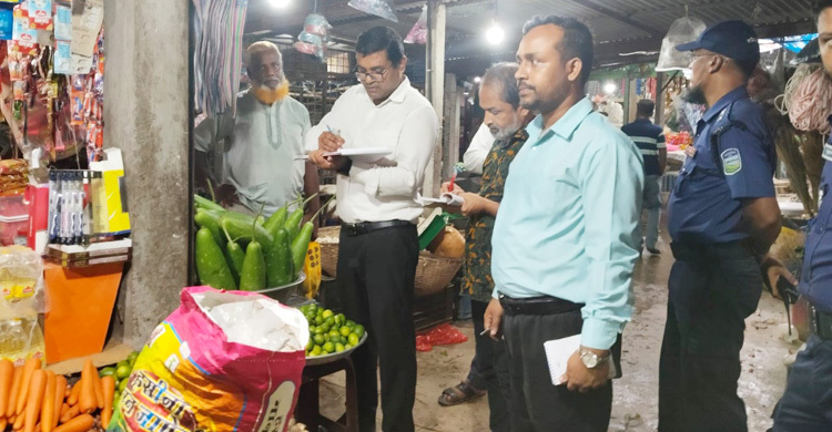 শেরপুরে ৩০ কেজি নিষিদ্ধ পলিথিন জব্দ