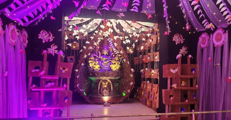 শেরপুরে নজর কাড়ছে পাখির বাসায় দেবী দুর্গা