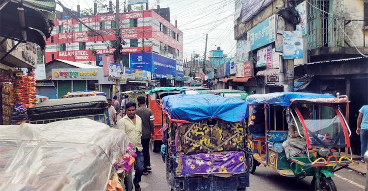 শেরপুর শহরজুড়ে ইজিবাইক ভোগান্তি