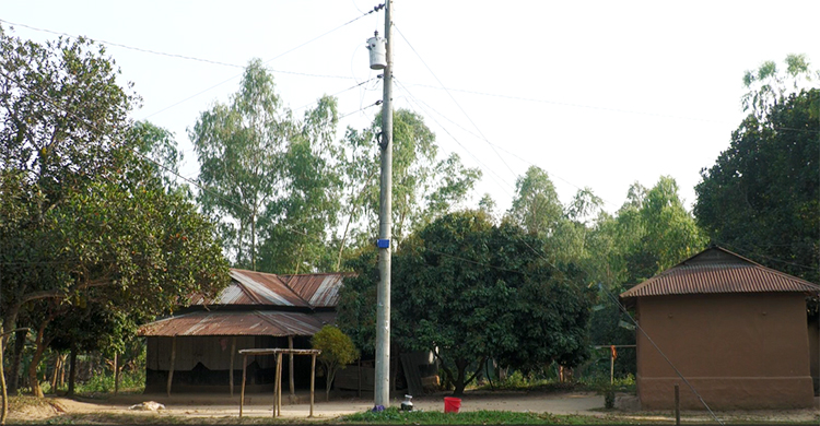 গারো পাহাড়ে &lsquo;অবৈধ&rsquo; বিদ্যুৎ সংযোগ, হুমকিতে বন্যপ্রাণী
