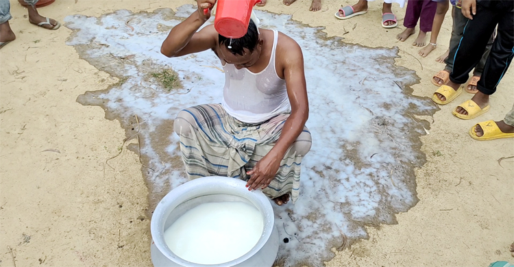 দুধ দিয়ে গোসলের পর বললেন, &lsquo;জীবনে আর ঋণ নেবো না&rsquo;