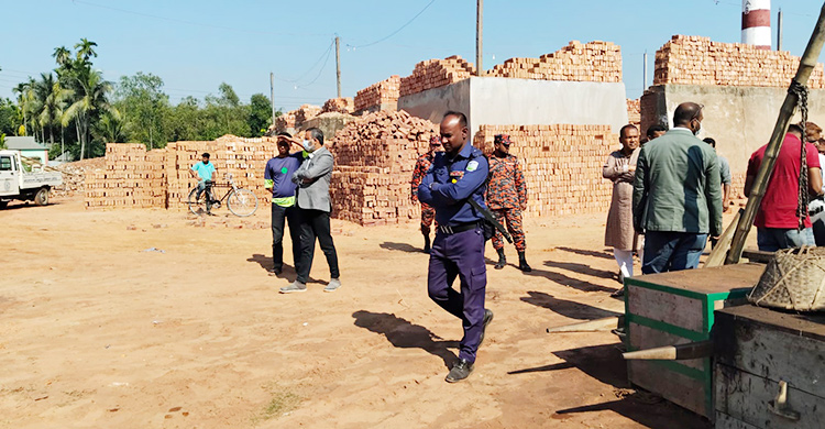 শেরপুরে ৩ ইটভাটায় অভিযান, ৯ লাখ টাকা জরিমানা