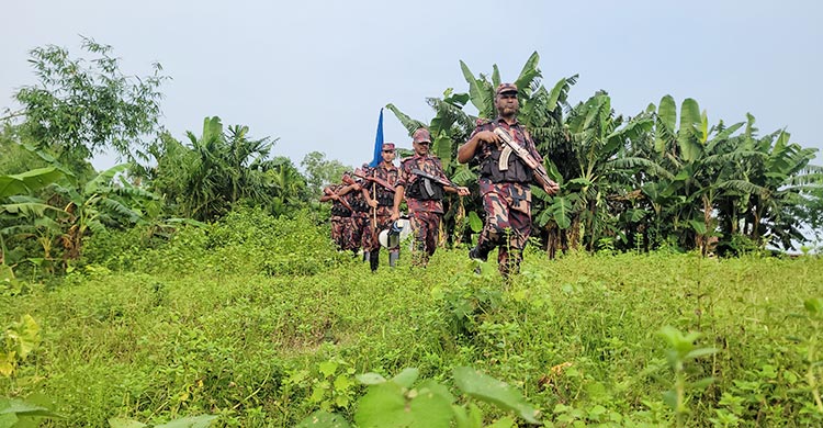 পুশ-ইন ঠেকাতে বিজিবির সঙ্গে ঢাল হয়ে দাঁড়িয়েছে সীমান্তবাসী