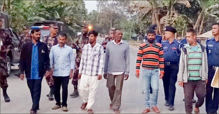 ১৩ মাস ভারতে কারাভো‌গ শেষে দেশে ফিরলেন ৬ বাংলাদেশি জেলে