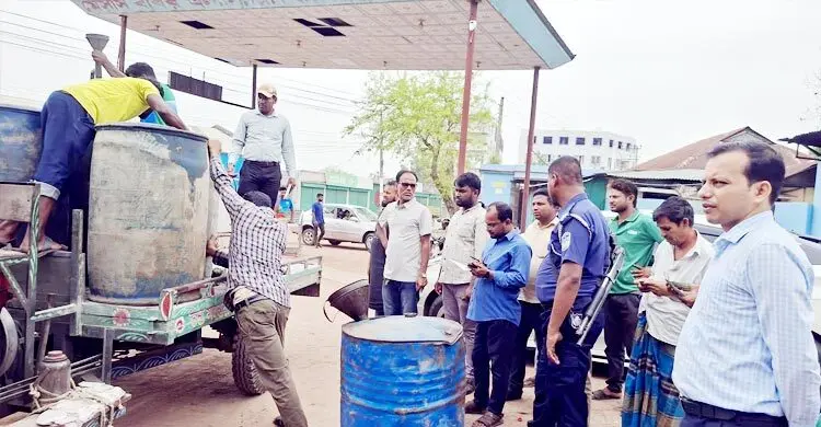 শেরপুরে ডিজেল পাচারকালে ফিলিং স্টেশনকে লাখ টাকা জরিমানা