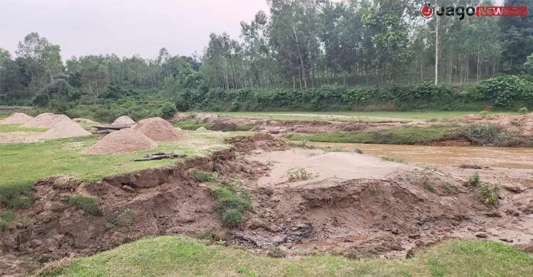 ‘ন্যাড়া’ হচ্ছে গারো পাহাড়, আড়ালে রাঘববোয়ালরা