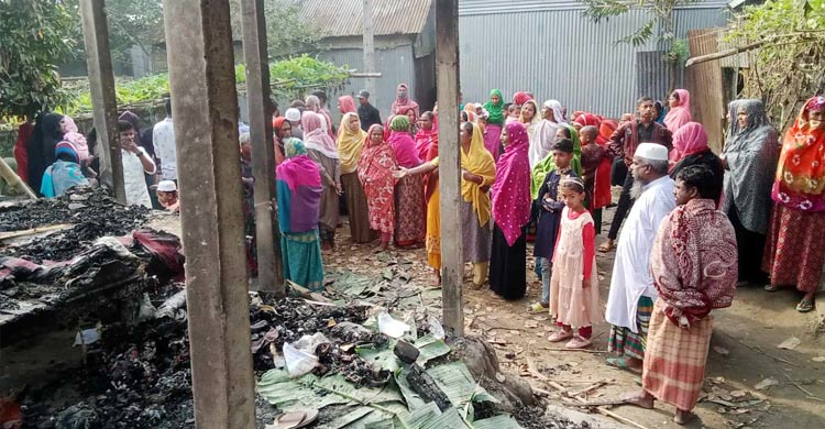 শেরপুরে অগ্নিকাণ্ডে সাবেক মহিলা মেম্বারসহ নিহত ২