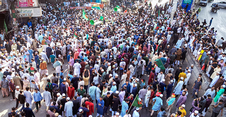 হাদি হত্যার প্রতিবাদে চট্টগ্রামে শিবিরের বিক্ষোভ মিছিল