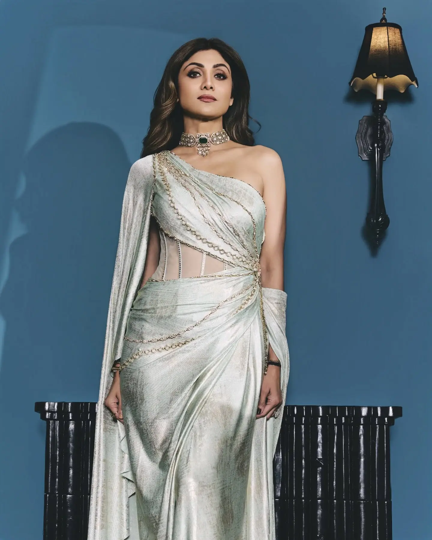 শিল্পার এই সাজেই হার মানবে যে কোনও পার্টি লুক