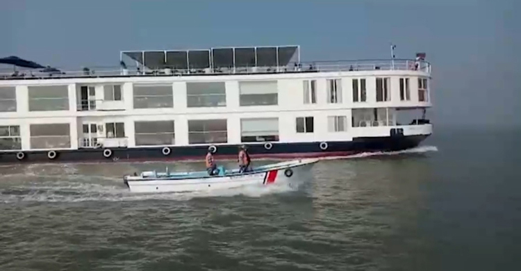 দ্বিতীয় দফায় সুন্দরবন ভ্রমণে ভারতের বিলাসবহুল প্রমোদতরী