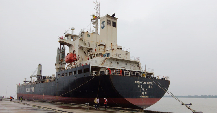 বঙ্গবন্ধু রেলসেতুর মালামাল নিয়ে মোংলা বন্দরে ভিড়লো জাহাজ