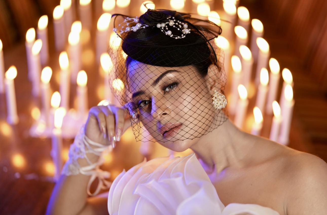 ভিনটেজ ওয়েস্টার্ন রূপে মোহময়ী বুবলী