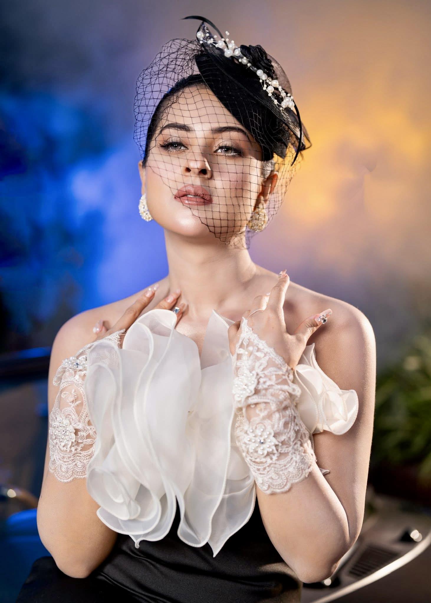 ভিনটেজ ওয়েস্টার্ন রূপে মোহময়ী বুবলী