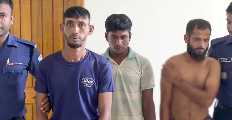 গৃহবধূকে ডেকে নিয়ে ধর্ষণের অভিযোগে আটক ৩