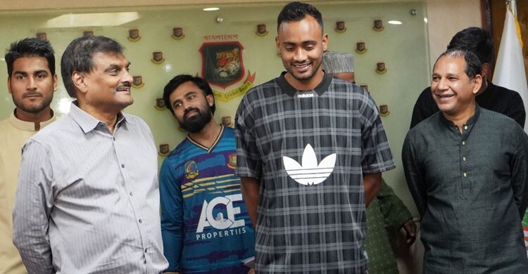 ‘গত আসরের পাওনা এখনো বাকি’