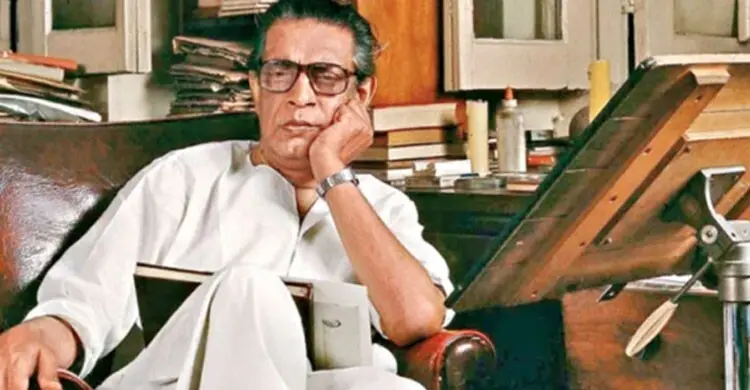 কেন জন্মদিনে হোটেলে থাকতেন সত্যজিৎ রায়