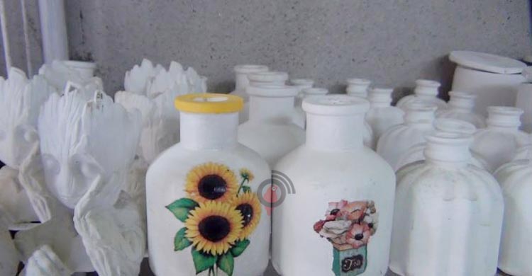 শখের বশে শোপিস তৈরি, মাসে আয় লাখ টাকা