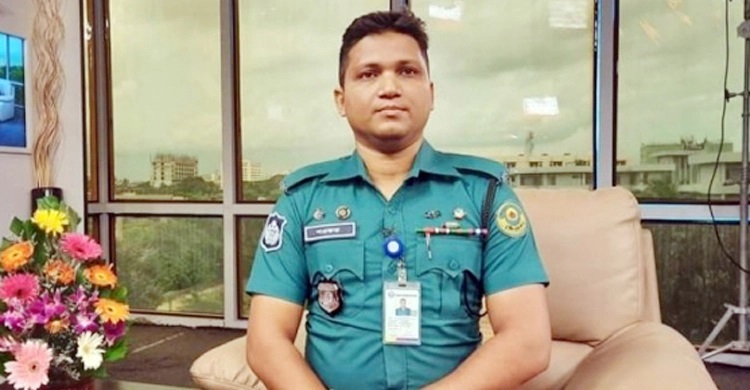 ‘মানবিক’ পুলিশ শওকতের চাকরিচ্যুতির ব্যাখ্যা দিলো সিএমপি