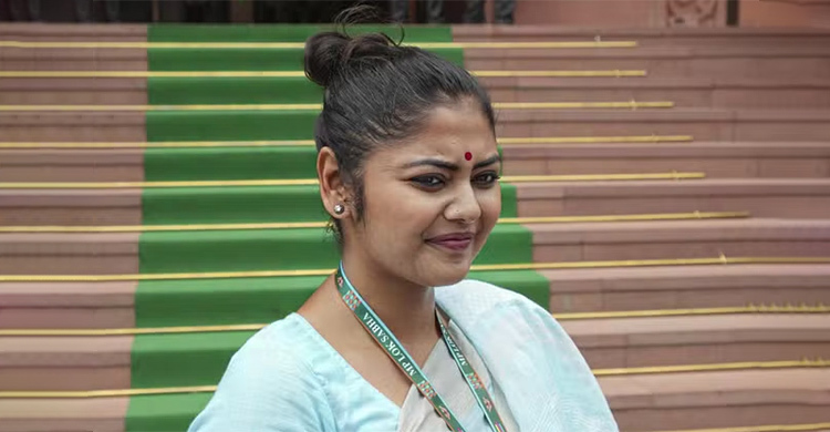 অভিনেত্রীকে হত্যার হুমকি