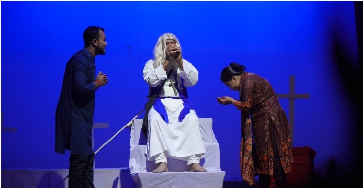 শিল্পকলার মঞ্চে ‘শয়তান’