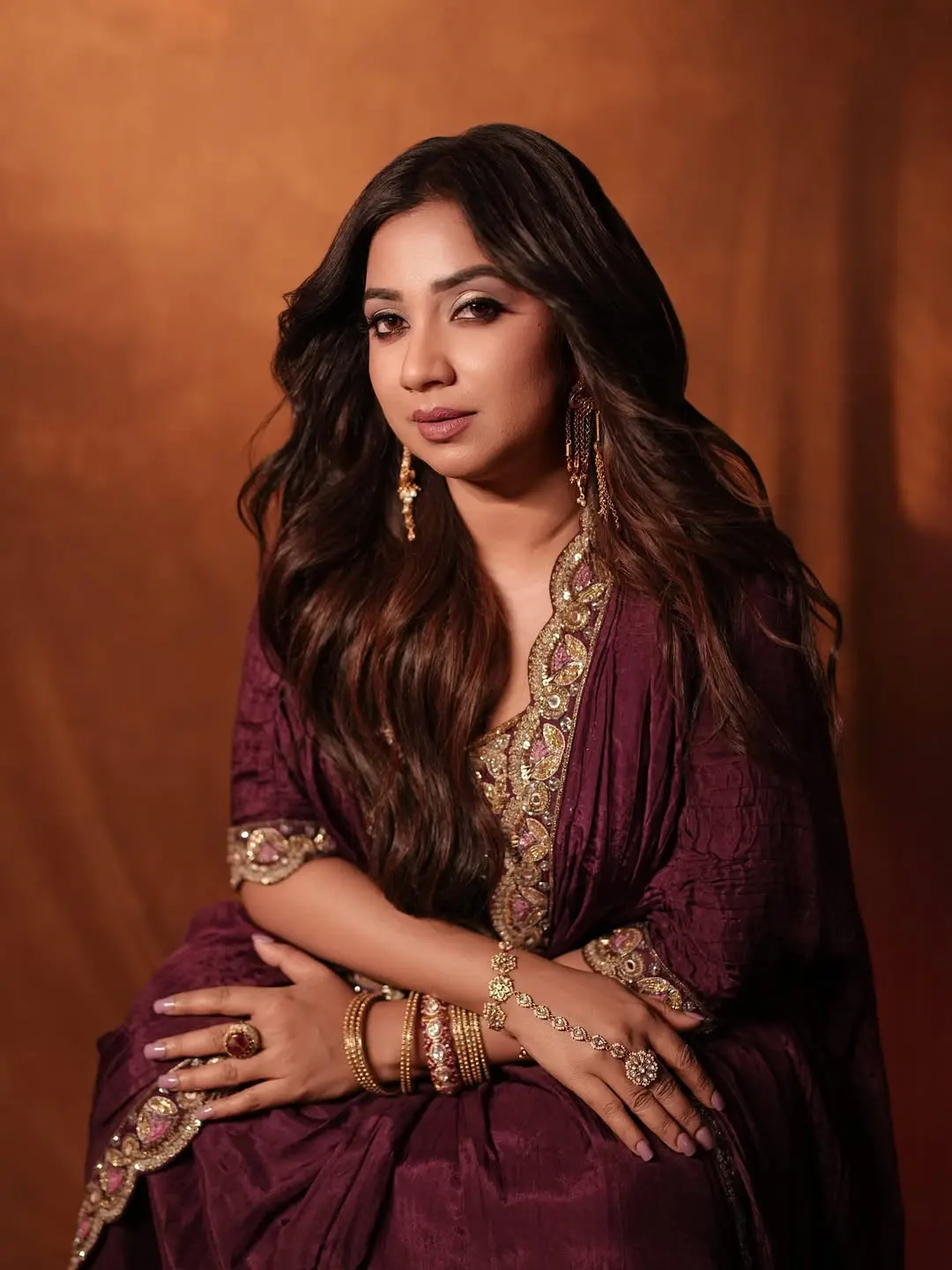 গানের রানির সাজে রাজকীয়তার ছোঁয়া