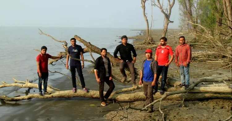 শুভসন্ধ্যা সমুদ্রসৈকতে বাতাসের গানে একদিন