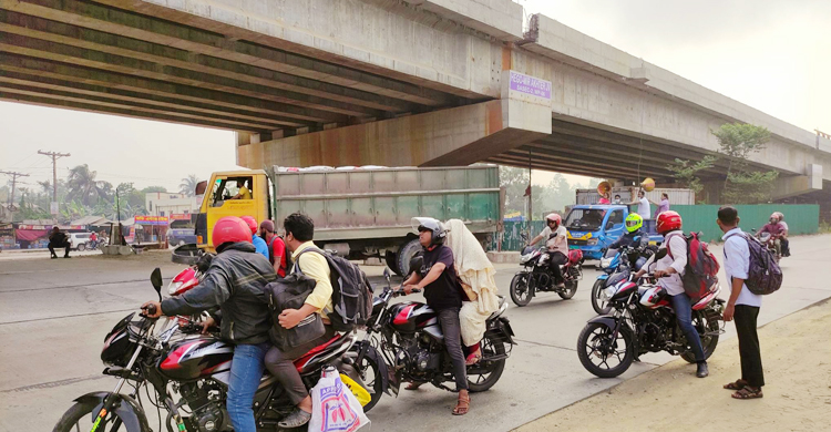 সিরাজগঞ্জ মহাসড়কের এমন চিত্র আগে দেখেনি কেউ