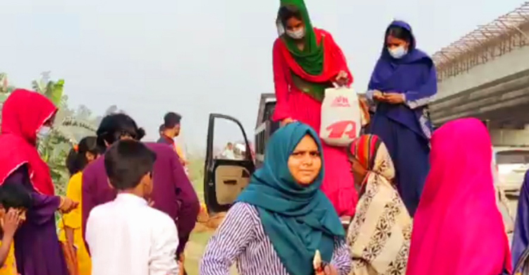 সিরাজগঞ্জ মহাসড়কের এমন চিত্র আগে দেখেনি কেউ