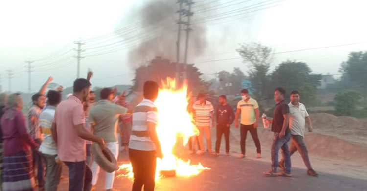 ঢাকা-চট্টগ্রাম ও এশিয়ান মহাসড়কে টায়ার পুড়িয়ে বিএনপির বিক্ষোভ