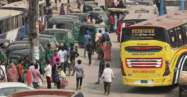 নারায়ণগঞ্জে ভোটের টানে বাড়ি ফিরতে বাড়তি ভাড়ার চাপ