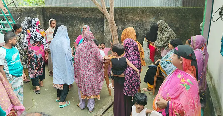 নাম ধরে ডাকাডাকি, দরজা খুলতেই ঘরে ঢুকে ‘ডাকাতির পর’ ব্যবসায়ীকে হত্যা