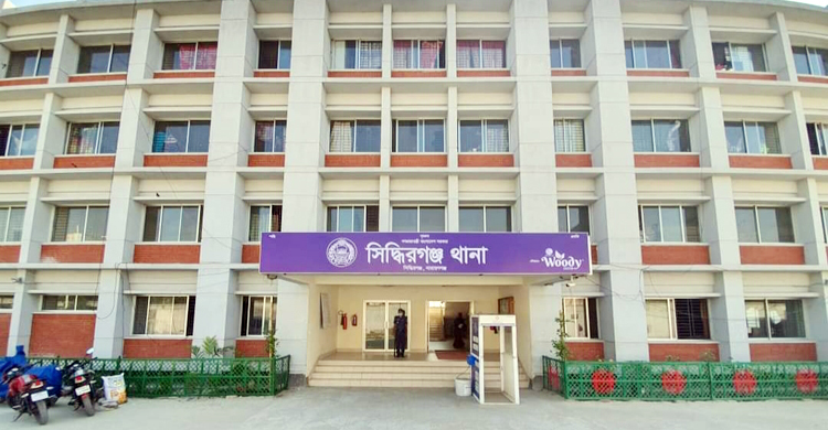 ঢাকা-চট্টগ্রাম মহাসড়কে ডিবি পরিচয়ে ডাকাতি