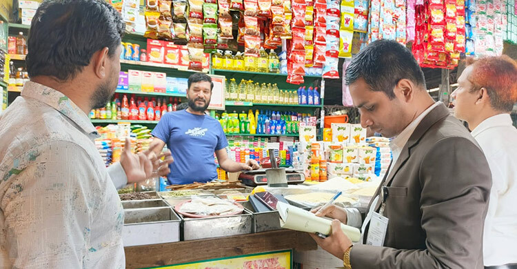 সিদ্ধিরগঞ্জে ৪ দোকানির জরিমানা