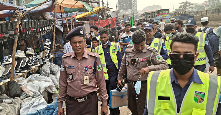 সিদ্ধিরগঞ্জে অবৈধ দোকানপাট উচ্ছেদ