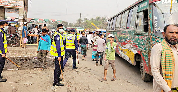 সিদ্ধিরগঞ্জে অবৈধ দোকানপাট উচ্ছেদ