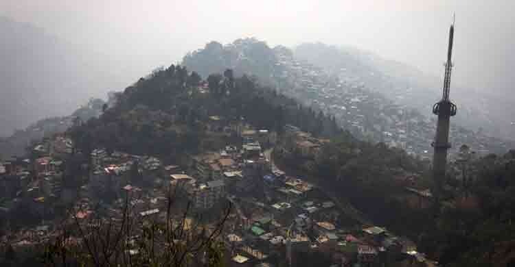 সাড়ে ৪ ঘণ্টায় ১৩ বার ভূমিকম্পে কাঁপলো সিকিম