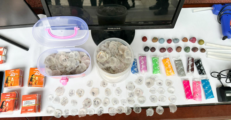 বিশেষ রাবারে আঙুলের ছাপ চুরি করে সিম বিক্রি