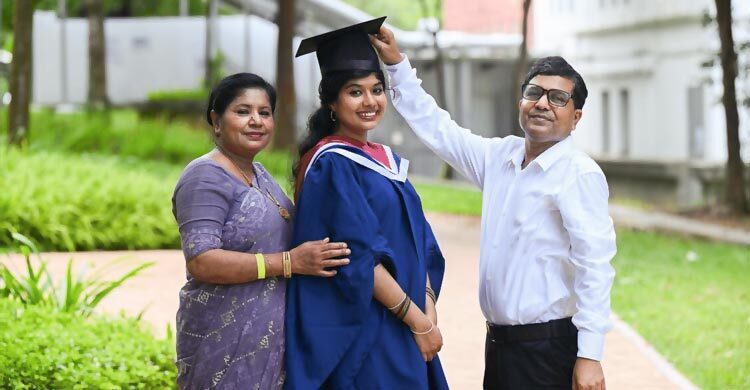 সিঙ্গাপুরে শ্রমিকদের গল্প শোনাচ্ছেন বাংলাদেশি কন্যা শাজনীন