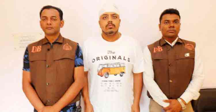 পিস্তল দেখিয়ে ভয় দেখানো অভ্যাসে পরিণত হয়েছিল শিক্ষক রায়হানের