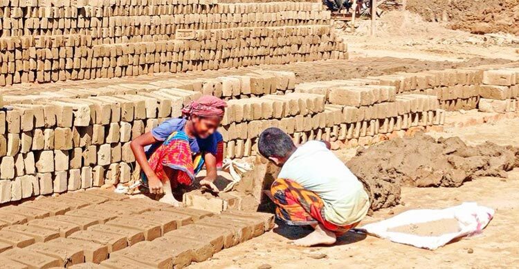 ভাটায় পুড়ছে শিশুর শৈশব