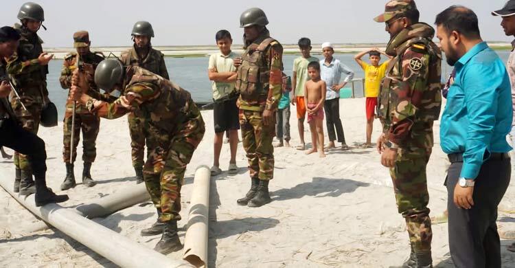 অভিযানে গিয়ে কাউকে না পেয়ে পাইপ ধ্বংস