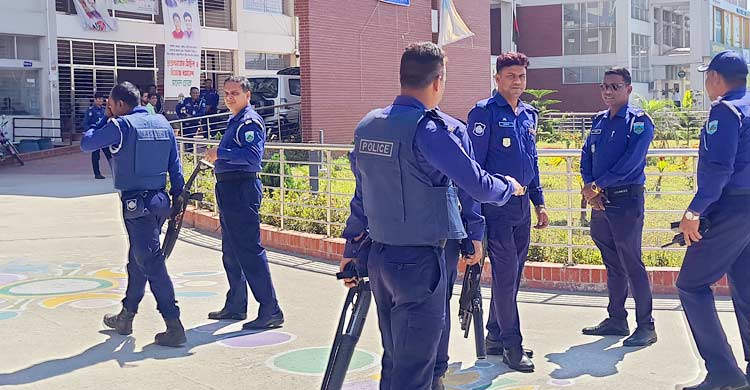 শিক্ষক রায়হানের বিচার দাবিতে আজও শিক্ষার্থীদের ক্লাস বর্জন