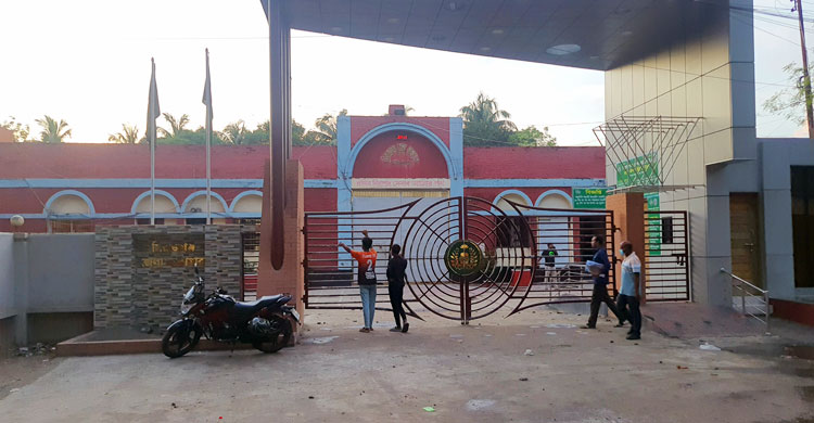 সিরাজগঞ্জ কারাগারে গোলাগুলি, নিয়ন্ত্রণে সেনাবাহিনী