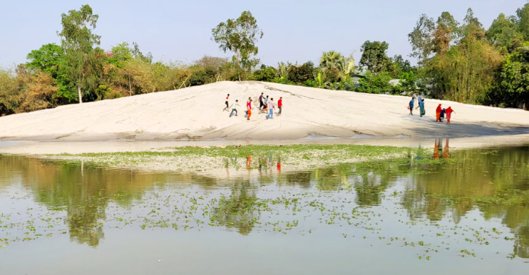 সিরাজগঞ্জে পানিতে ডুবে দুই বোনের মৃত্যু